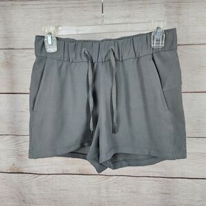 Lululemon On The Fly Short 2.5" Sage Size 4